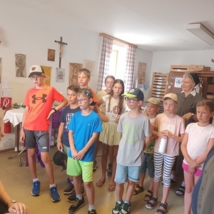 Die Minis bei der interessanten Führung im Kloster Steinerkirchen