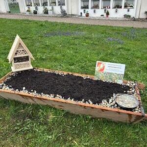 Nachhaltigkeit am Friedhof durch die FF Pinsdorf