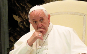 22. August 2018: Bei einem Treffen mit katholischen Politikern warnt Papst Franziskus vor Radikalismus wie Relativismus gleichermaßen.