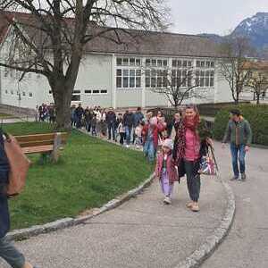Auf dem Weg zur Pfarrkirche