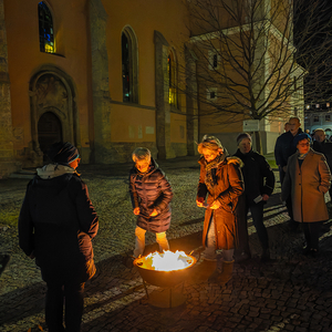 Abschlussgottesdienst - Gang zum Feuer