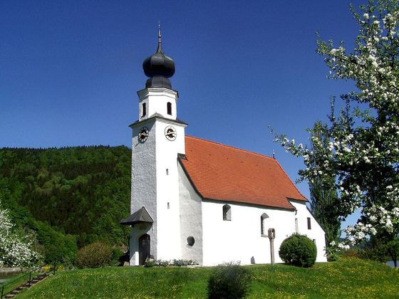 Filialkirche Pyrawang (Foto: https://commons.wikimedia.org/wiki/File:Filialkirche_Pyrawang.jpg)
