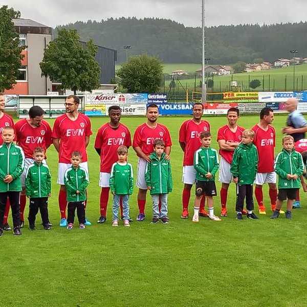 Priester-Fußball-Benefiz / Familie Feichtinger Priester-Fußball-Benefiz